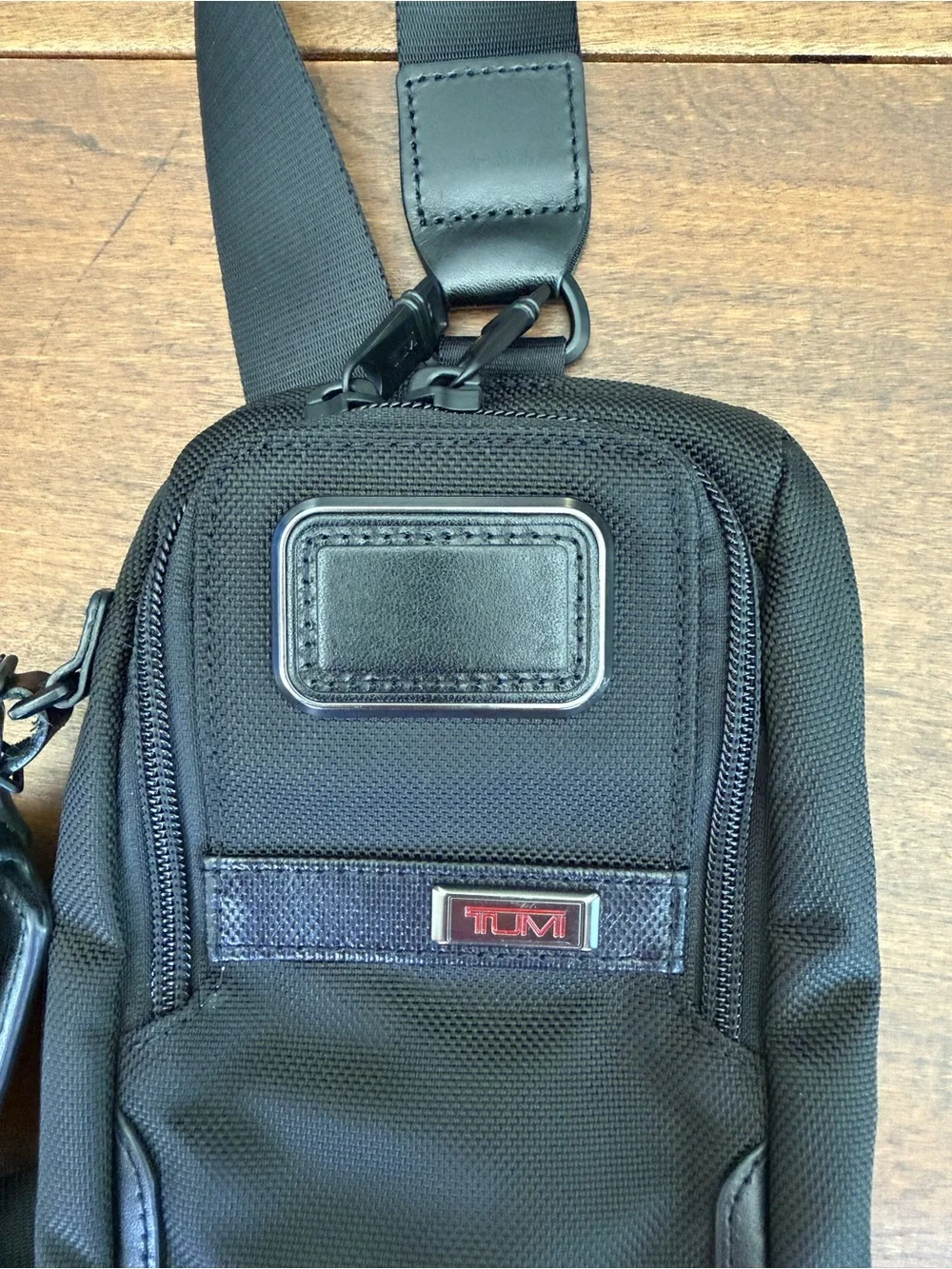 Tumi Alpha 3 Compact Sling Black